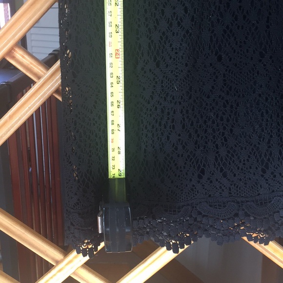 Beautiful lace little black dress - Picture 7 of 7